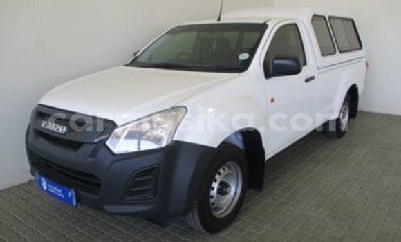 Buy Used Isuzu KB White Car in Beitbridge in Matabeleland South Buy Used Isuzu KB White Car in Beitbridge in Matabeleland South