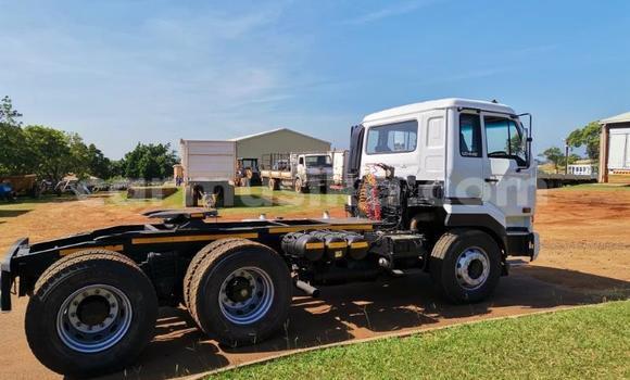Acheter Occasion Utilitaire Nissan UD Blanc à Beitbridge, Matabeleland South Acheter Occasion Utilitaire Nissan UD Blanc à Beitbridge, Matabeleland South