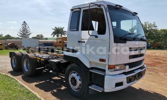 Acheter Occasion Utilitaire Nissan UD Blanc à Beitbridge, Matabeleland South Acheter Occasion Utilitaire Nissan UD Blanc à Beitbridge, Matabeleland South
