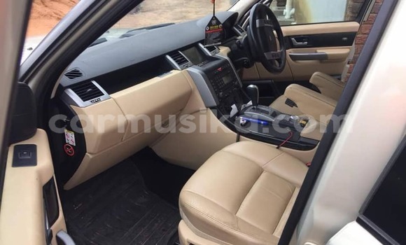 Acheter Occasion Voiture Land Rover Range Rover Beige à Harare, Harare Acheter Occasion Voiture Land Rover Range Rover Beige à Harare, Harare