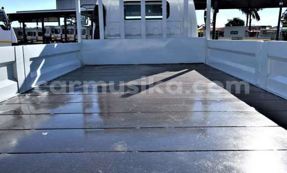 Buy Used Isuzu FTR 850 White Truck in Beitbridge in Matabeleland South Buy Used Isuzu FTR 850 White Truck in Beitbridge in Matabeleland South