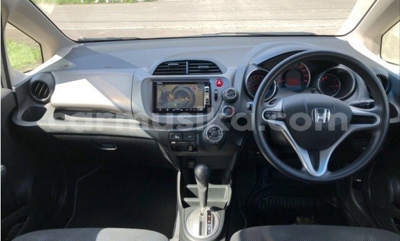 Buy Used Honda Fit White Car in Beitbridge in Matabeleland South Buy Used Honda Fit White Car in Beitbridge in Matabeleland South