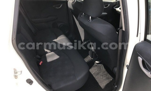 Buy Used Honda Fit White Car in Beitbridge in Matabeleland South Buy Used Honda Fit White Car in Beitbridge in Matabeleland South