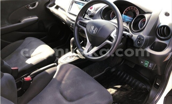 Buy Used Honda Fit White Car in Beitbridge in Matabeleland South Buy Used Honda Fit White Car in Beitbridge in Matabeleland South