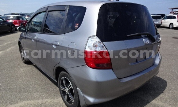 Acheter Occasion Voiture Honda Fit Gris à Beitbridge, Matabeleland South