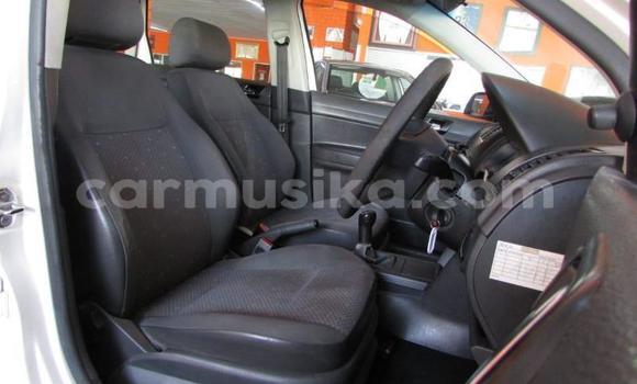 Acheter Occasion Voiture Volkswagen Polo Blanc à Beitbridge, Matabeleland South Acheter Occasion Voiture Volkswagen Polo Blanc à Beitbridge, Matabeleland South