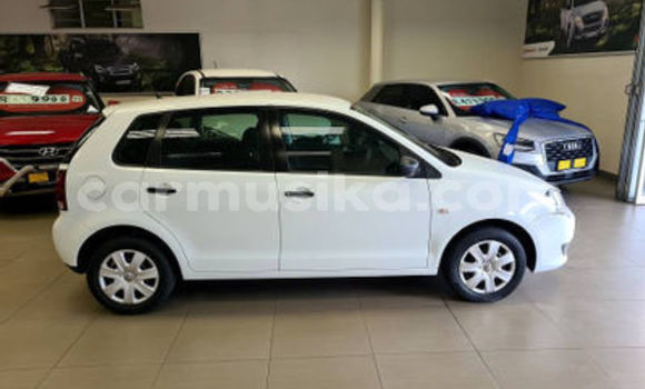 Acheter Occasion Voiture Volkswagen Polo Blanc à Belvédère, Harare Acheter Occasion Voiture Volkswagen Polo Blanc à Belvédère, Harare