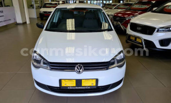 Acheter Occasion Voiture Volkswagen Polo Blanc à Belvédère, Harare Acheter Occasion Voiture Volkswagen Polo Blanc à Belvédère, Harare