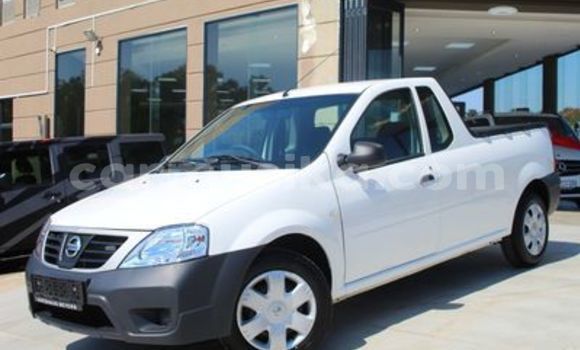 Buy Used Nissan NV200 White Car in Beitbridge in Matabeleland South