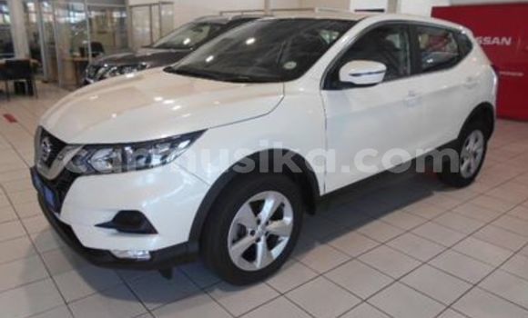 Buy Used Nissan Qashqai White Car in Beitbridge in Matabeleland South