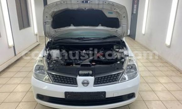 Acheter Occasion Voiture Nissan Tiida Blanc à Beitbridge, Matabeleland South Acheter Occasion Voiture Nissan Tiida Blanc à Beitbridge, Matabeleland South