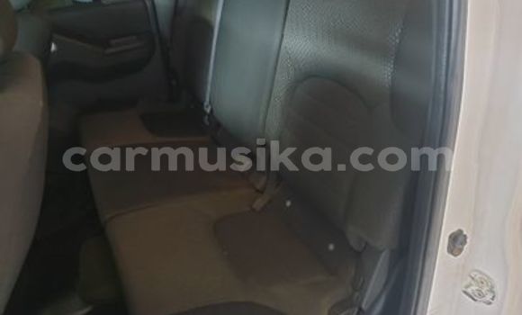 Acheter Occasion Voiture Nissan Navara Blanc à Beitbridge, Matabeleland South Acheter Occasion Voiture Nissan Navara Blanc à Beitbridge, Matabeleland South