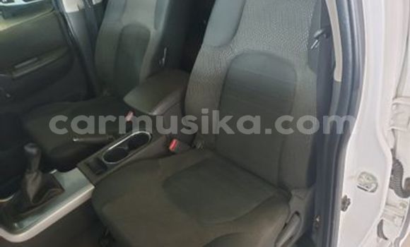 Acheter Occasion Voiture Nissan Navara Blanc à Beitbridge, Matabeleland South Acheter Occasion Voiture Nissan Navara Blanc à Beitbridge, Matabeleland South