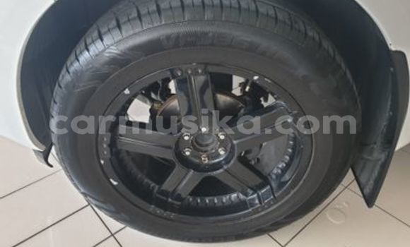 Acheter Occasion Voiture Nissan Navara Blanc à Beitbridge, Matabeleland South Acheter Occasion Voiture Nissan Navara Blanc à Beitbridge, Matabeleland South