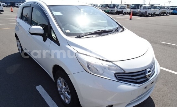 Acheter Occasion Voiture Nissan Note Blanc à Beitbridge, Matabeleland South Acheter Occasion Voiture Nissan Note Blanc à Beitbridge, Matabeleland South