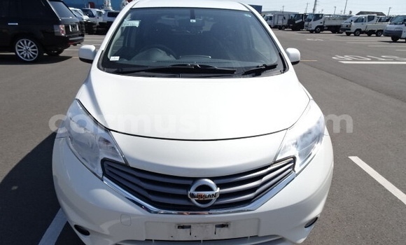 Acheter Occasion Voiture Nissan Note Blanc à Beitbridge, Matabeleland South Acheter Occasion Voiture Nissan Note Blanc à Beitbridge, Matabeleland South