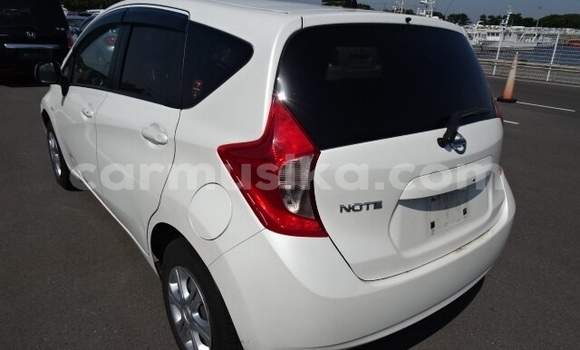 Acheter Occasion Voiture Nissan Note Blanc à Beitbridge, Matabeleland South Acheter Occasion Voiture Nissan Note Blanc à Beitbridge, Matabeleland South