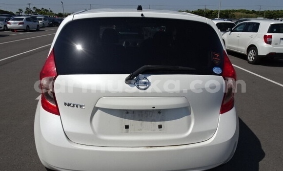 Acheter Occasion Voiture Nissan Note Blanc à Beitbridge, Matabeleland South Acheter Occasion Voiture Nissan Note Blanc à Beitbridge, Matabeleland South
