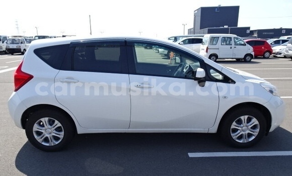 Acheter Occasion Voiture Nissan Note Blanc à Beitbridge, Matabeleland South Acheter Occasion Voiture Nissan Note Blanc à Beitbridge, Matabeleland South