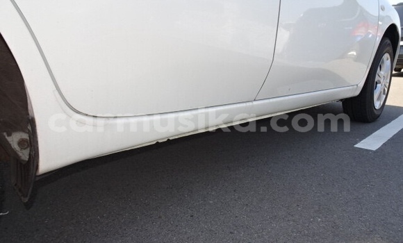 Acheter Occasion Voiture Nissan Note Blanc à Beitbridge, Matabeleland South Acheter Occasion Voiture Nissan Note Blanc à Beitbridge, Matabeleland South