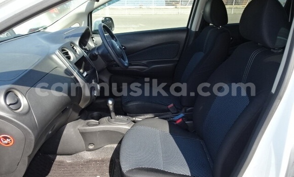 Acheter Occasion Voiture Nissan Note Blanc à Beitbridge, Matabeleland South Acheter Occasion Voiture Nissan Note Blanc à Beitbridge, Matabeleland South