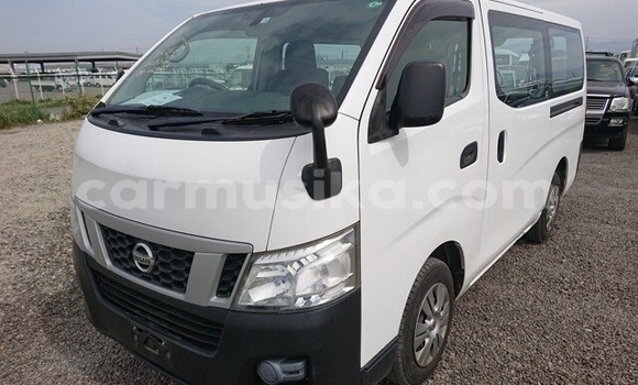 Nunua Ilio tumika Nissan Caravan Nyeupe Gari ndani ya Beitbridge nchini Matabeleland Kusini