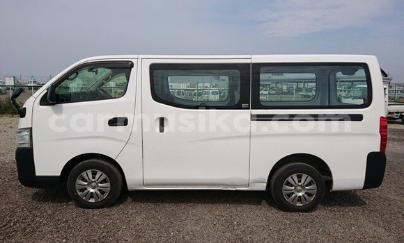Acheter Occasion Voiture Nissan Caravan Blanc à Beitbridge, Matabeleland South Acheter Occasion Voiture Nissan Caravan Blanc à Beitbridge, Matabeleland South