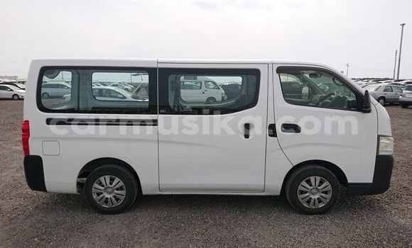 Acheter Occasion Voiture Nissan Caravan Blanc à Beitbridge, Matabeleland South Acheter Occasion Voiture Nissan Caravan Blanc à Beitbridge, Matabeleland South
