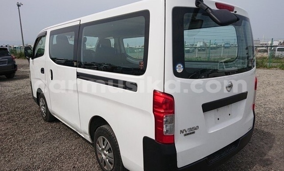 Acheter Occasion Voiture Nissan Caravan Blanc à Beitbridge, Matabeleland South Acheter Occasion Voiture Nissan Caravan Blanc à Beitbridge, Matabeleland South