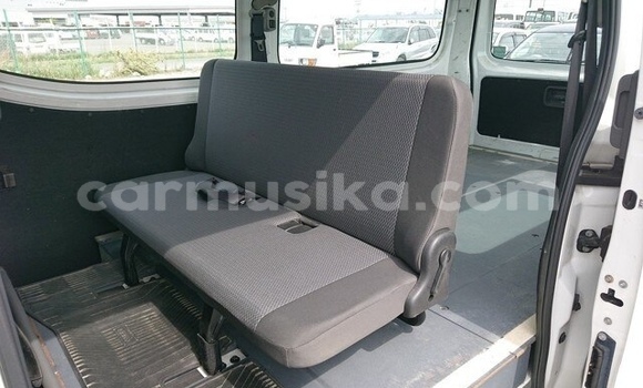 Acheter Occasion Voiture Nissan Caravan Blanc à Beitbridge, Matabeleland South Acheter Occasion Voiture Nissan Caravan Blanc à Beitbridge, Matabeleland South