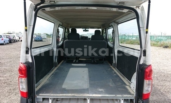 Acheter Occasion Voiture Nissan Caravan Blanc à Beitbridge, Matabeleland South Acheter Occasion Voiture Nissan Caravan Blanc à Beitbridge, Matabeleland South