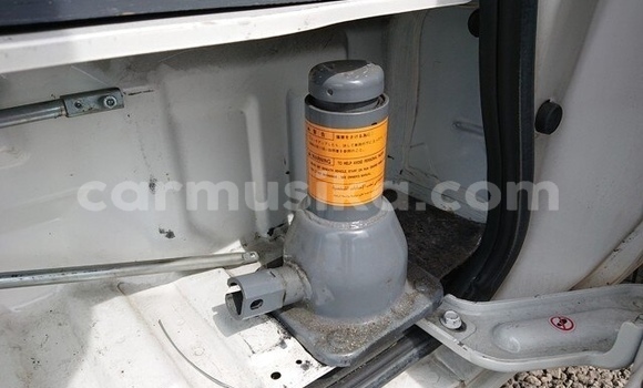 Acheter Occasion Voiture Nissan Caravan Blanc à Beitbridge, Matabeleland South Acheter Occasion Voiture Nissan Caravan Blanc à Beitbridge, Matabeleland South