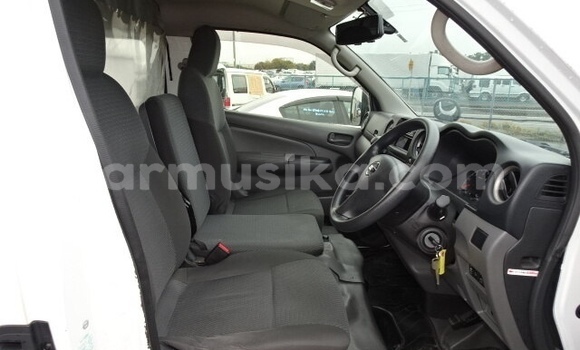 Acheter Occasion Voiture Nissan Caravan Blanc à Beitbridge, Matabeleland South Acheter Occasion Voiture Nissan Caravan Blanc à Beitbridge, Matabeleland South