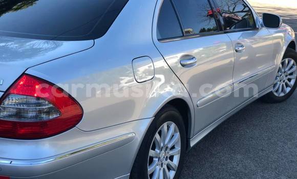 Acheter Occasion Voiture Mercedes‒Benz E–Class Gris à Harare, Harare Acheter Occasion Voiture Mercedes‒Benz E–Class Gris à Harare, Harare