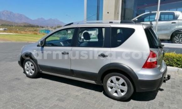 Buy Used Nissan Livina White Car in Beitbridge in Matabeleland South