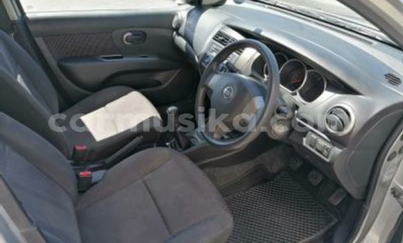 Acheter Occasion Voiture Nissan Livina Blanc à Beitbridge, Matabeleland South Acheter Occasion Voiture Nissan Livina Blanc à Beitbridge, Matabeleland South