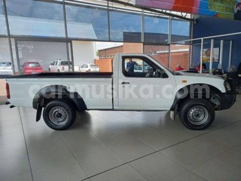 Big with watermark nissan np 300 matabeleland south beitbridge 21874