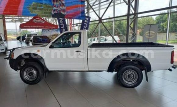 Acheter Occasion Voiture Nissan NP 300 Blanc à Beitbridge, Matabeleland South Acheter Occasion Voiture Nissan NP 300 Blanc à Beitbridge, Matabeleland South
