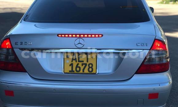 Acheter Occasion Voiture Mercedes‒Benz E–Class Gris à Harare, Harare Acheter Occasion Voiture Mercedes‒Benz E–Class Gris à Harare, Harare