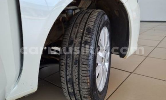 Acheter Occasion Voiture Nissan Almera Blanc à Beitbridge, Matabeleland South Acheter Occasion Voiture Nissan Almera Blanc à Beitbridge, Matabeleland South