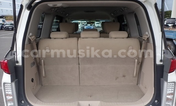 Acheter Occasion Voiture Nissan Elgrand Blanc à Beitbridge, Matabeleland South Acheter Occasion Voiture Nissan Elgrand Blanc à Beitbridge, Matabeleland South