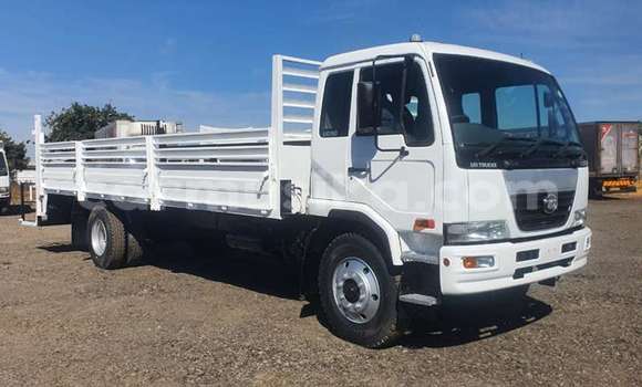Acheter Occasion Voiture Nissan Urvan Blanc à Beitbridge, Matabeleland South Acheter Occasion Voiture Nissan Urvan Blanc à Beitbridge, Matabeleland South