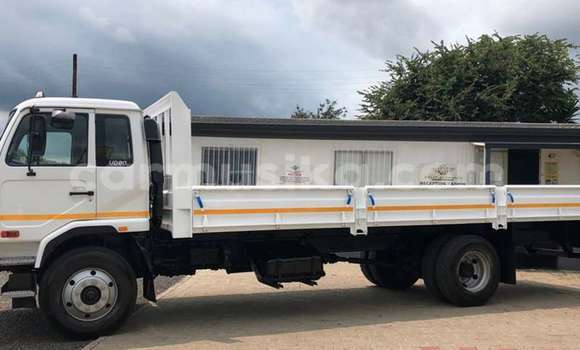 Tenga Tsaru Nissan Urvan Chena Mota in Beitbridge in Matabeleland South Tenga Tsaru Nissan Urvan Chena Mota in Beitbridge in Matabeleland South