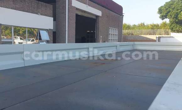 Tenga Tsaru Nissan Urvan Chena Mota in Beitbridge in Matabeleland South Tenga Tsaru Nissan Urvan Chena Mota in Beitbridge in Matabeleland South