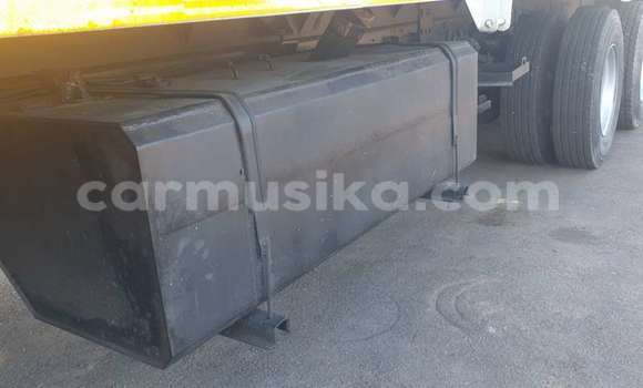 Tenga Tsaru Nissan Urvan Chena Mota in Beitbridge in Matabeleland South Tenga Tsaru Nissan Urvan Chena Mota in Beitbridge in Matabeleland South