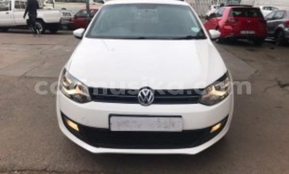 Acheter Occasion Voiture Volkswagen Polo Blanc à Beitbridge, Matabeleland South Acheter Occasion Voiture Volkswagen Polo Blanc à Beitbridge, Matabeleland South