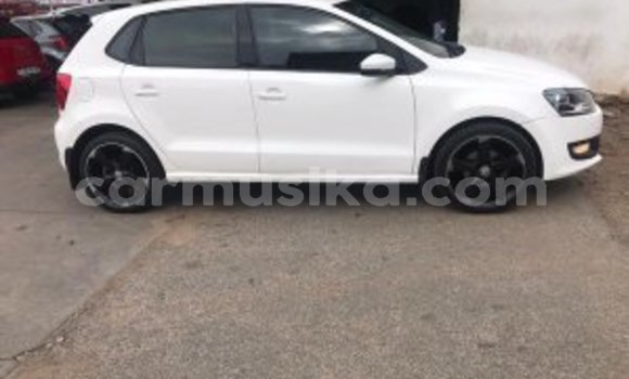 Acheter Occasion Voiture Volkswagen Polo Blanc à Beitbridge, Matabeleland South Acheter Occasion Voiture Volkswagen Polo Blanc à Beitbridge, Matabeleland South