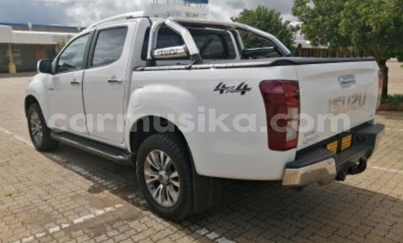 Acheter Occasion Voiture Isuzu D–MAX Blanc à Beitbridge, Matabeleland South Acheter Occasion Voiture Isuzu D–MAX Blanc à Beitbridge, Matabeleland South