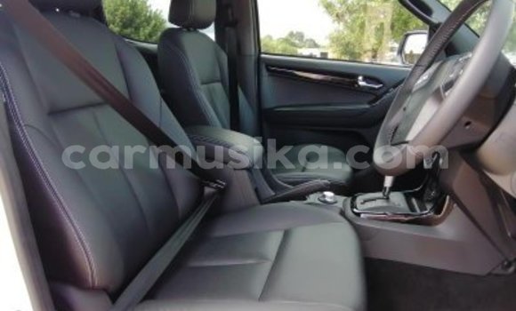 Acheter Occasion Voiture Isuzu D–MAX Blanc à Beitbridge, Matabeleland South Acheter Occasion Voiture Isuzu D–MAX Blanc à Beitbridge, Matabeleland South