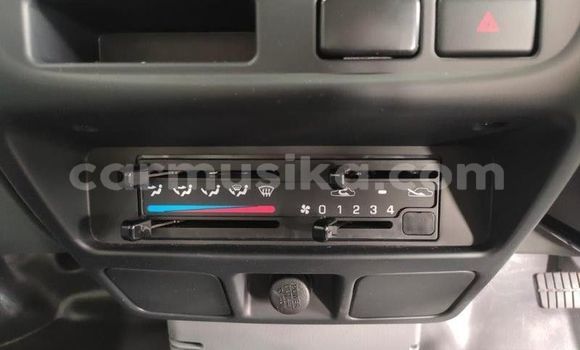 Nunua Ilio tumika Nissan NP 300 Nyeupe Gari ndani ya Beitbridge nchini Matabeleland Kusini Nunua Ilio tumika Nissan NP 300 Nyeupe Gari ndani ya Beitbridge nchini Matabeleland Kusini